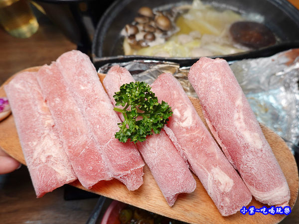 火烤兩吃=加點牛肉-鍋小三 (1).jpg