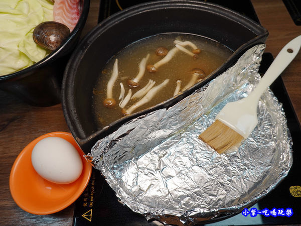  火烤兩吃=疊高高豬肉香香鍋-鍋小三  (3).jpg