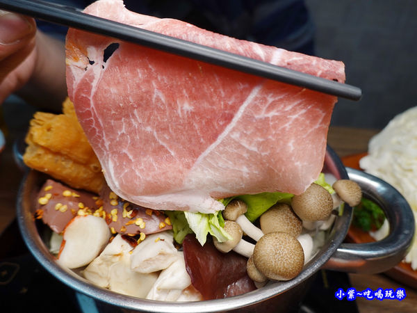 川香麻辣豬肉鍋-鍋小三 (3).jpg