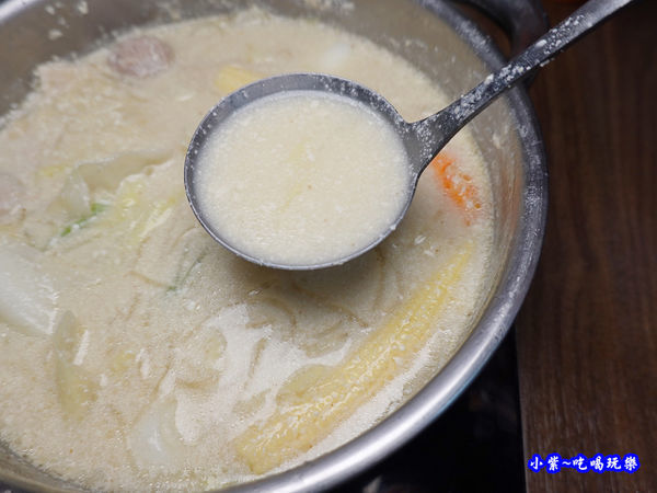 超人氣奶瓶鍋(牛奶)-鍋小三 (7).jpg