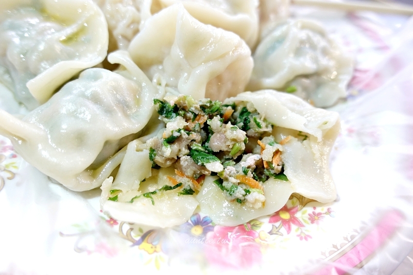 【新北】尚讚手工水餃 香菜水餃 鮮蝦高麗菜 還有九層塔口味 三峽市場 - 水晶安蹄 不務正業過生活