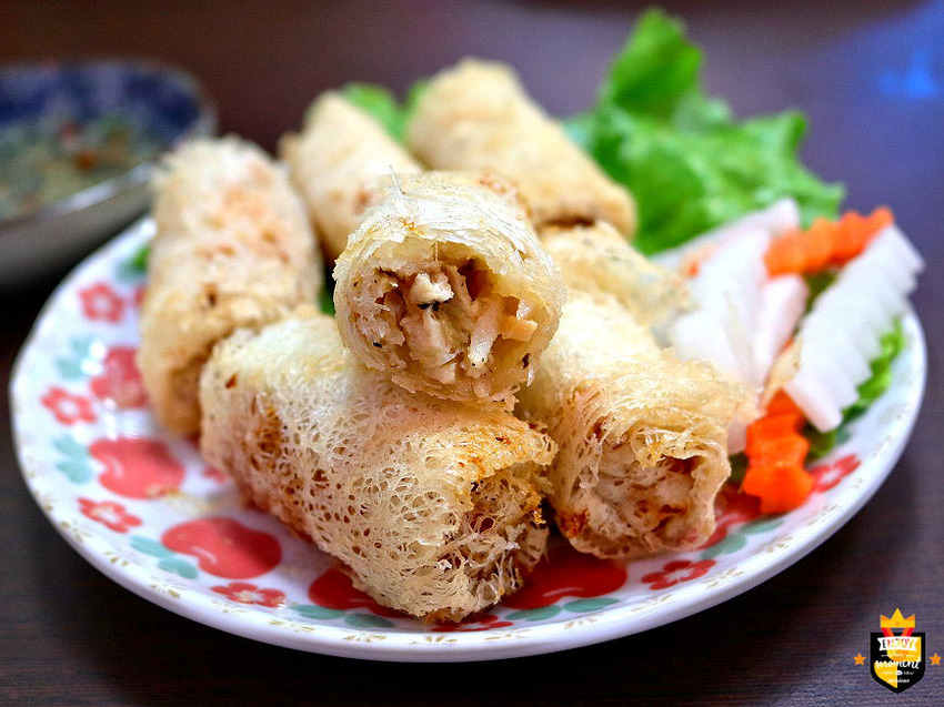 台南越泰料理／豪華乾炒海陸雞蛋麵／每日限量30份／人氣必點招牌料理／料多實在CP值高／菜色種類選擇多