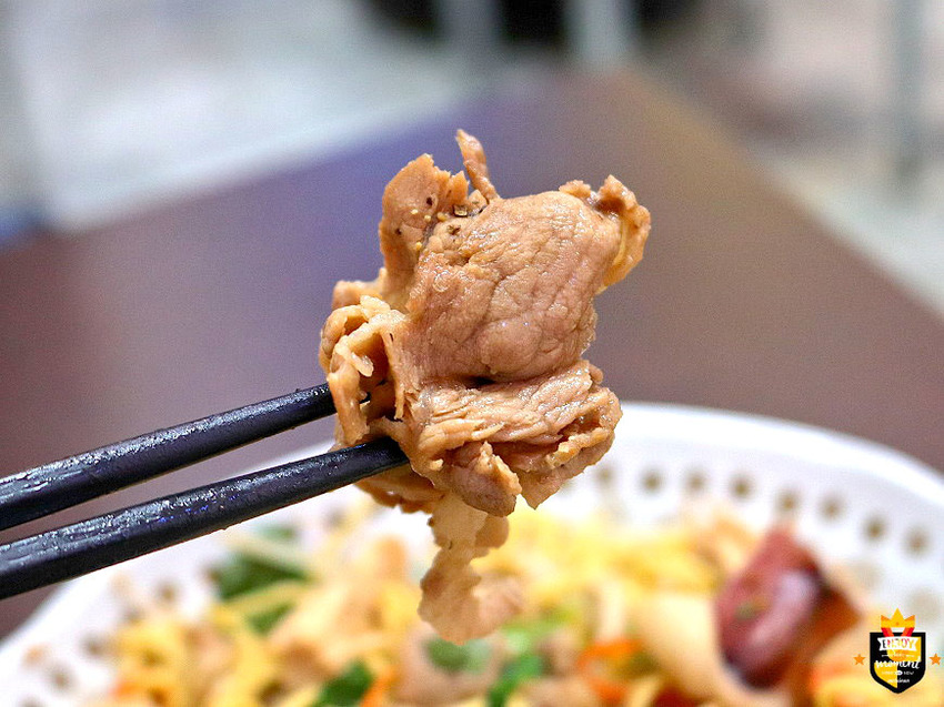 台南越泰料理／豪華乾炒海陸雞蛋麵／每日限量30份／人氣必點招牌料理／料多實在CP值高／菜色種類選擇多