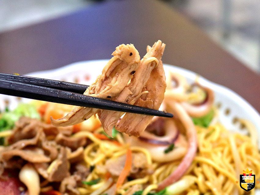 台南越泰料理／豪華乾炒海陸雞蛋麵／每日限量30份／人氣必點招牌料理／料多實在CP值高／菜色種類選擇多