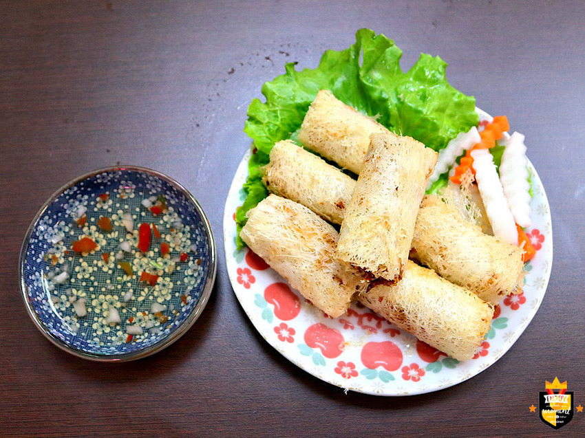 台南越泰料理／豪華乾炒海陸雞蛋麵／每日限量30份／人氣必點招牌料理／料多實在CP值高／菜色種類選擇多