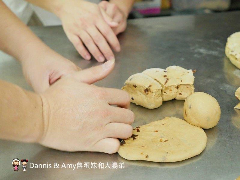 《宅配團購美食》一吃就愛上的老麵酵匠包子饅頭店。招牌金莎包、芋頭捲非吃不可︱新竹好吃的包子饅頭網路訂購宅配到家免出門（影片）