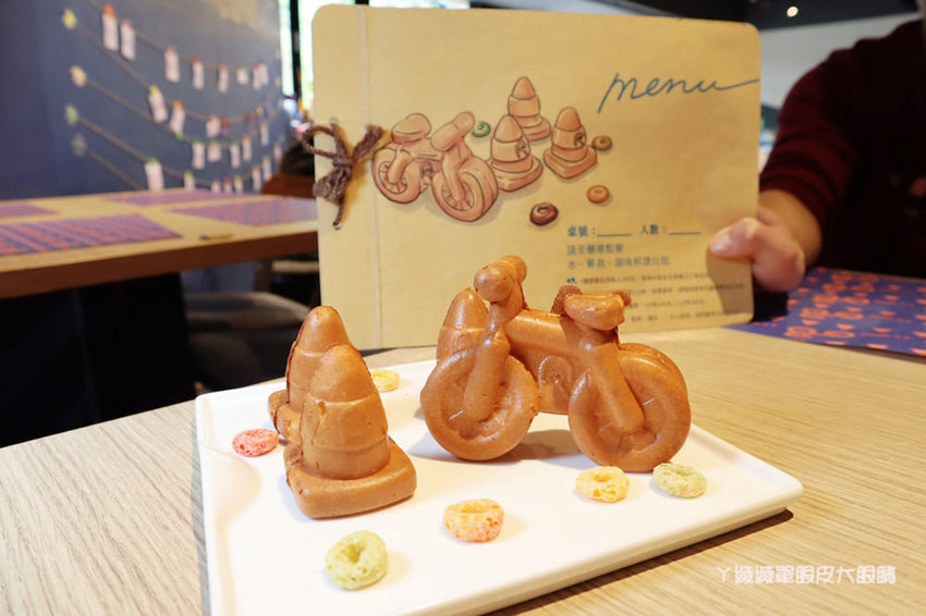 新竹首間室內滑步車主題餐廳！轉圈圈滑步車運動小餐館，情侶也可以來！巨城附近親子餐廳推薦