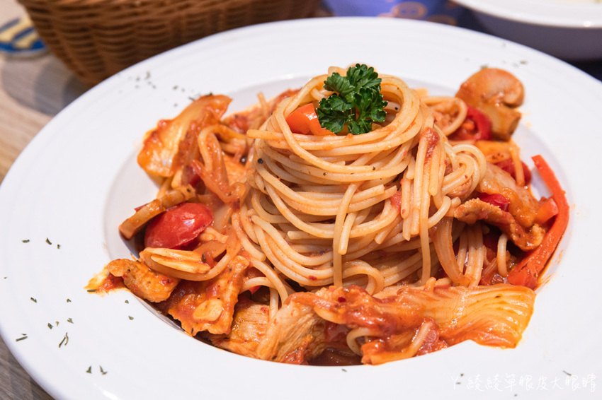 新竹親子餐廳推薦!台灣首間室內滑步車親子餐廳,好吃好玩的轉圈圈滑步車運動小餐館