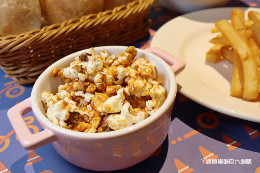 新竹首間室內滑步車主題餐廳！轉圈圈滑步車運動小餐館，情侶也可以來！巨城附近親子餐廳推薦