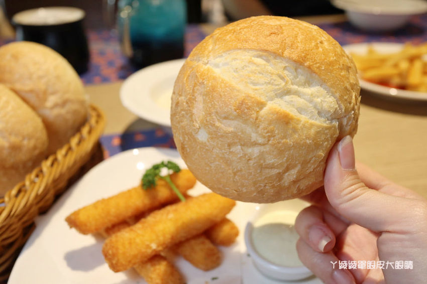 新竹首間室內滑步車主題餐廳！轉圈圈滑步車運動小餐館，情侶也可以來！巨城附近親子餐廳推薦