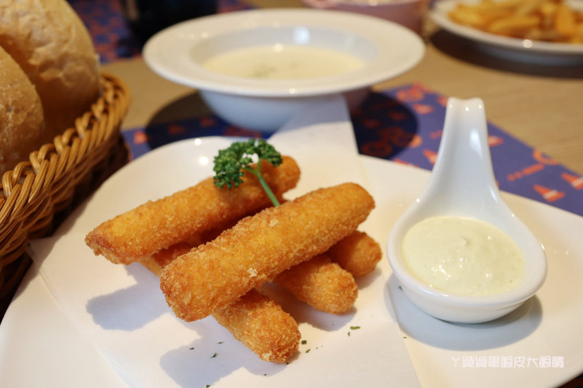 新竹首間室內滑步車主題餐廳！轉圈圈滑步車運動小餐館，情侶也可以來！巨城附近親子餐廳推薦