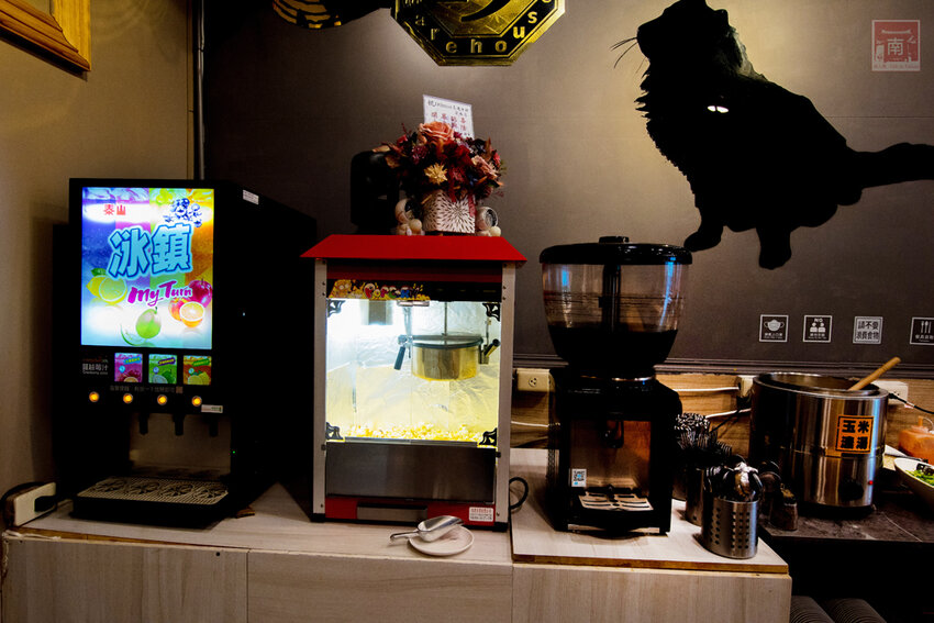 【臺南美食】全台最大牛排等你來挑戰|台南人氣牛排館|無限加麵不加價|自助吧吃到飽|大口吃肉超滿足|單品.雙拼任你選~~19House炙燒牛排–安南店 - 南人幫