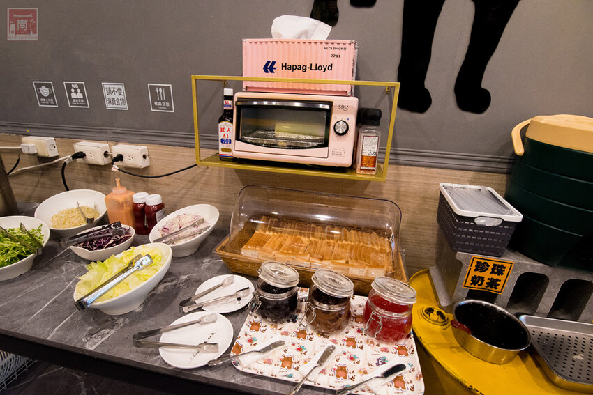 【臺南美食】全台最大牛排等你來挑戰|台南人氣牛排館|無限加麵不加價|自助吧吃到飽|大口吃肉超滿足|單品.雙拼任你選~~19House炙燒牛排–安南店 - 南人幫