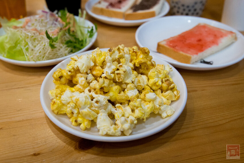 【臺南美食】全台最大牛排等你來挑戰|台南人氣牛排館|無限加麵不加價|自助吧吃到飽|大口吃肉超滿足|單品.雙拼任你選~~19House炙燒牛排–安南店 - 南人幫