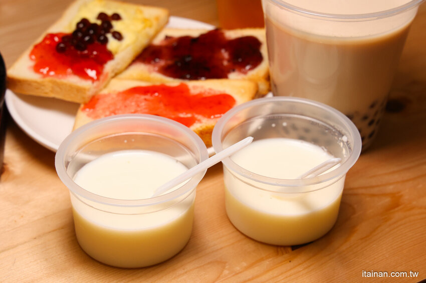 就是怕你吃不飽，全台最大牛排在這裡!~160元起平價大份量排餐，訂位再享9折，無限加麵不加價，自助吧無限享用!台南平價牛排「19House炙燒牛排-安南店」 @台南好Food遊