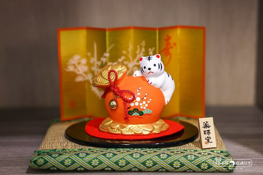 只賣四小時，生意超好的豬排店，沒預約可能吃不到，超厚切炸豬排好吃推薦！