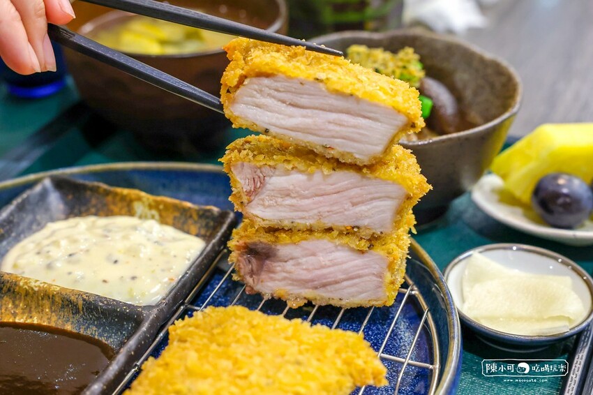 只賣四小時，生意超好的豬排店，沒預約可能吃不到，超厚切炸豬排好吃推薦！