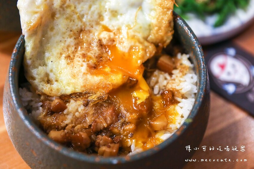 只賣四小時，生意超好的豬排店，沒預約可能吃不到，超厚切炸豬排好吃推薦！