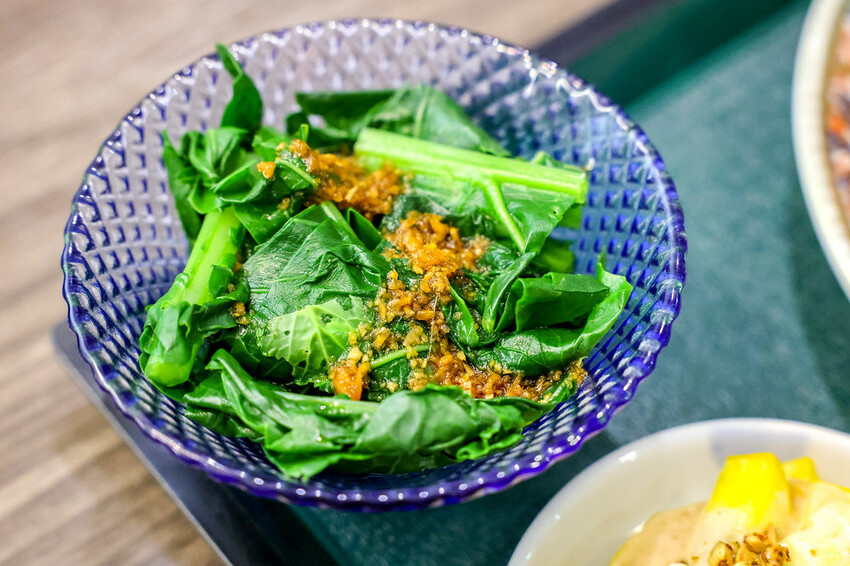 只賣四小時，生意超好的豬排店，沒預約可能吃不到，超厚切炸豬排好吃推薦！