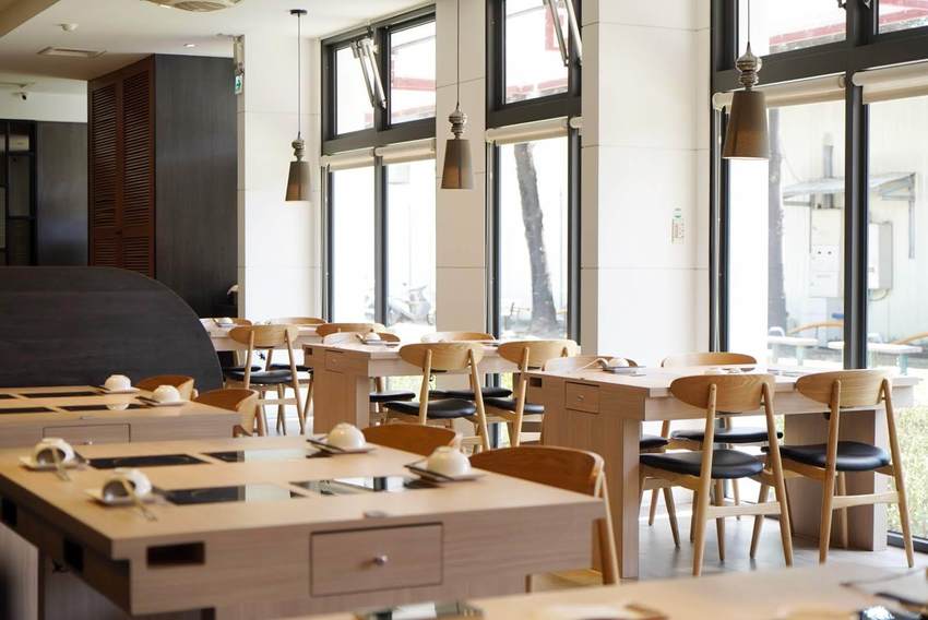 【牛鍋私藏鍋物大里店】290元起就吃得到精緻鍋物，營業至凌晨兩點！(附設免費停車場) - 阿華田的美食日記