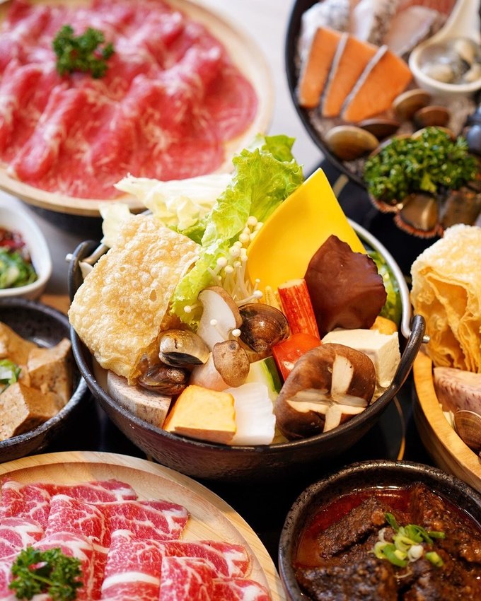 【牛鍋私藏鍋物大里店】290元起就吃得到精緻鍋物，營業至凌晨兩點！(附設免費停車場) - 阿華田的美食日記