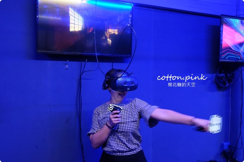 台中唯一VR版密室逃脫就在一中街,快一起來瘋VR跳舞、飛行、殺殭屍,超過60款遊戲任你挑 台中唯一VR版密室逃脫就在一中街,快一起來瘋VR跳舞、飛行、殺殭屍,超過60款遊戲任你挑