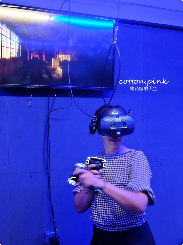 台中唯一VR版密室逃脫就在一中街,快一起來瘋VR跳舞、飛行、殺殭屍,超過60款遊戲任你挑 台中唯一VR版密室逃脫就在一中街,快一起來瘋VR跳舞、飛行、殺殭屍,超過60款遊戲任你挑