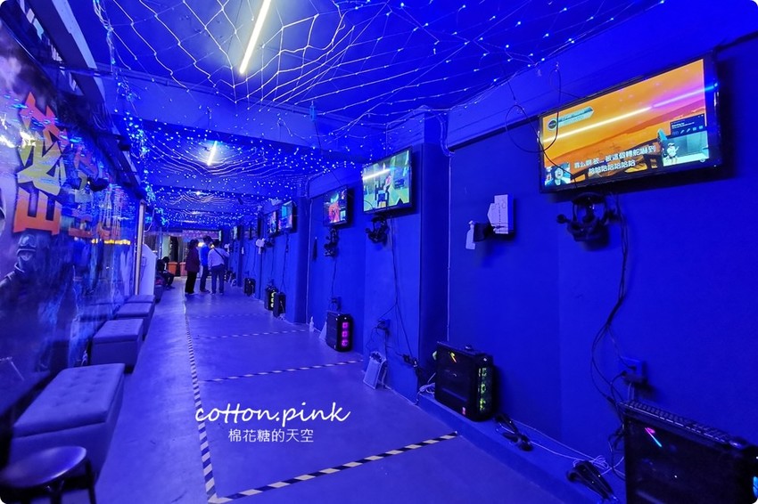 台中唯一VR版密室逃脫就在一中街,快一起來瘋VR跳舞、飛行、殺殭屍,超過60款遊戲任你挑 台中唯一VR版密室逃脫就在一中街,快一起來瘋VR跳舞、飛行、殺殭屍,超過60款遊戲任你挑