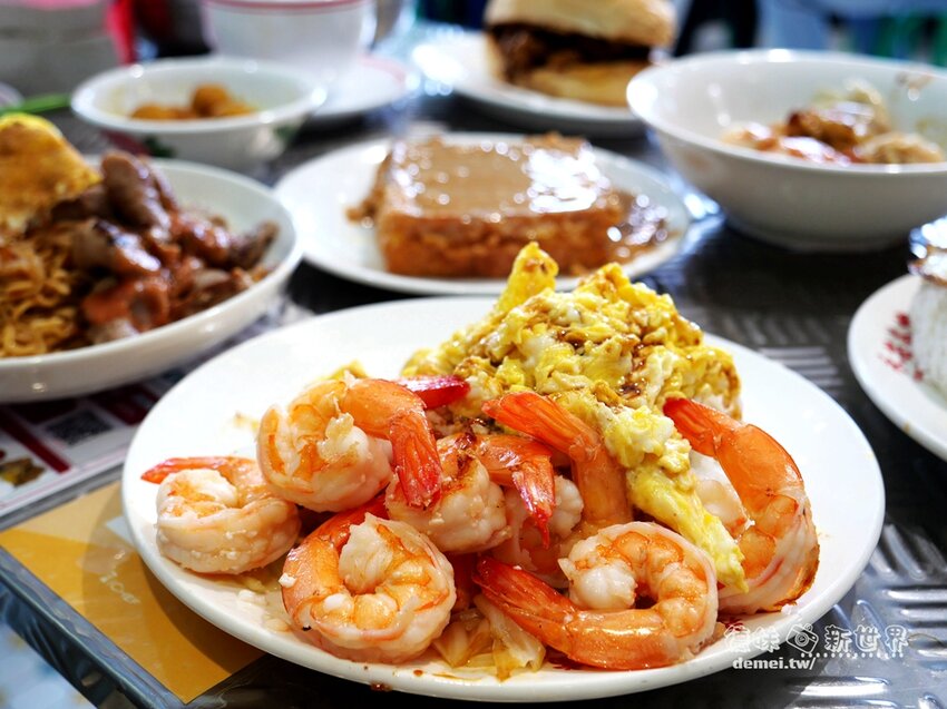 桃園市中壢區【永芯茶檔 茶餐廳】近內壢火車站&巷弄內隱藏美食│復刻懷舊港式冰果室│2022年搬新址後內用環境更大更舒適 - 德妹看新世界