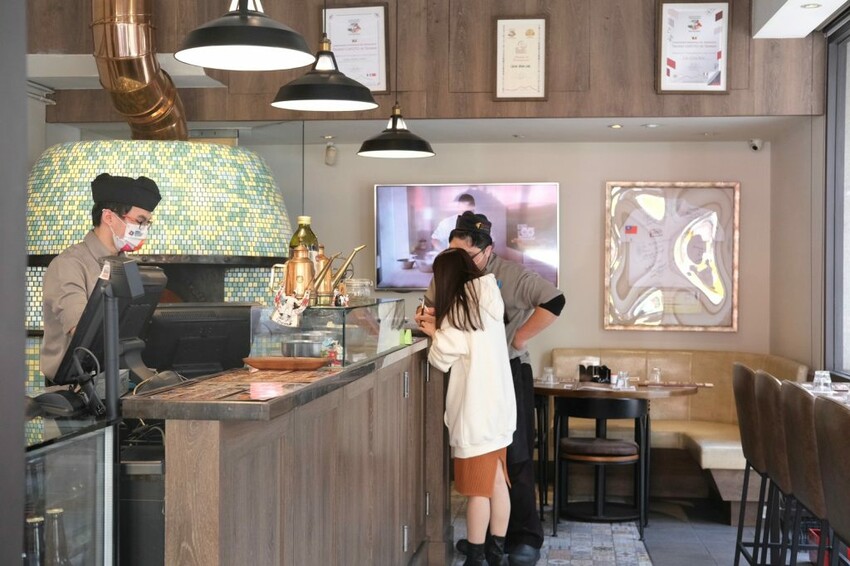 【台北美食】BANCO棒可 窯烤PIZZA . 自製生麵|世界披薩比賽冠軍的絕佳手藝,每一口都能享受道地義式風味。 - 肉依小姐吃什麼