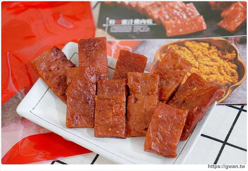 過年必排隊的千翔肉乾,年節禮盒限量開賣囉!還有超厚肉乾和新的椒麻波可棒~