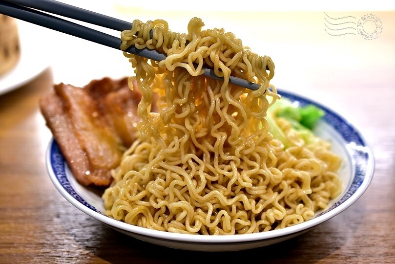 旺芳茶餐廳:九龍香煎雞排撈丁