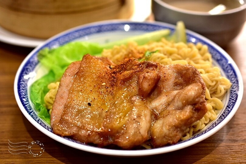 旺芳茶餐廳:九龍香煎雞排撈丁