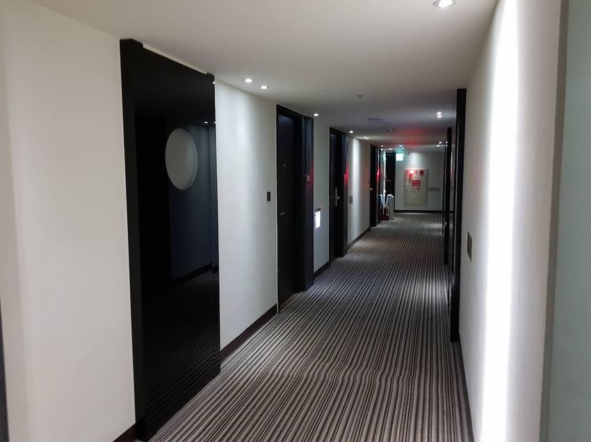 [嘉義市住宿] 「德爾芙快捷酒店」車站走路6分鐘，超值市區窗景房實住分享