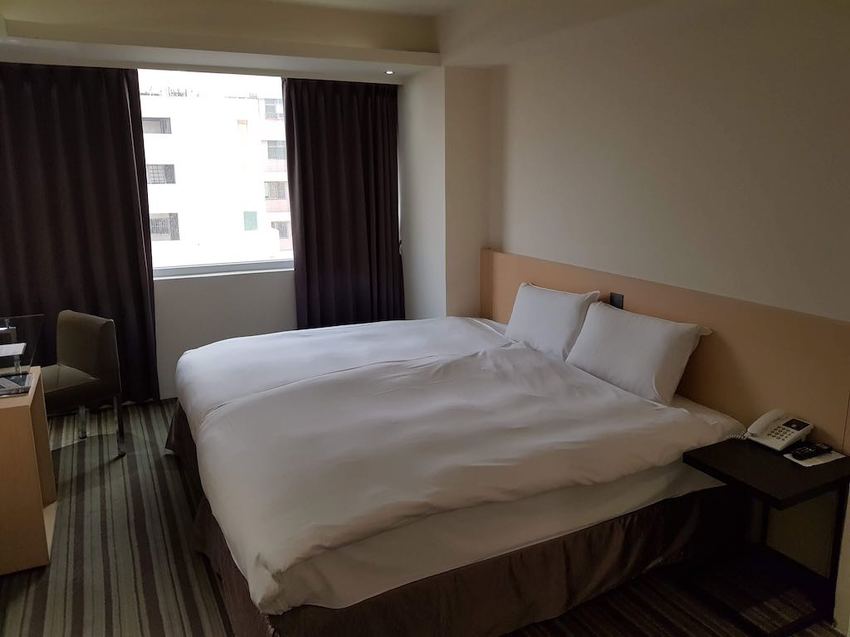 [嘉義市住宿] 「德爾芙快捷酒店」車站走路6分鐘，超值市區窗景房實住分享