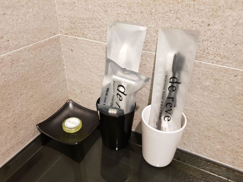 [嘉義市住宿] 「德爾芙快捷酒店」車站走路6分鐘，超值市區窗景房實住分享