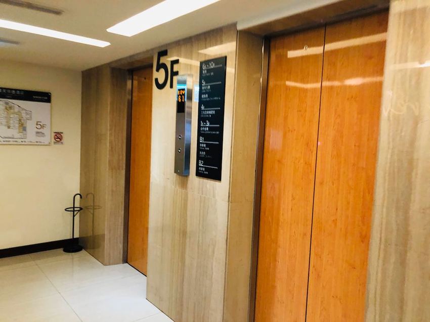 [嘉義市住宿] 「德爾芙快捷酒店」車站走路6分鐘，超值市區窗景房實住分享