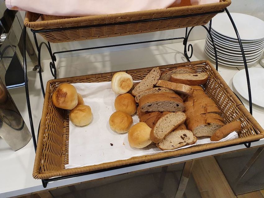 [嘉義市住宿] 「德爾芙快捷酒店」車站走路6分鐘，超值市區窗景房實住分享