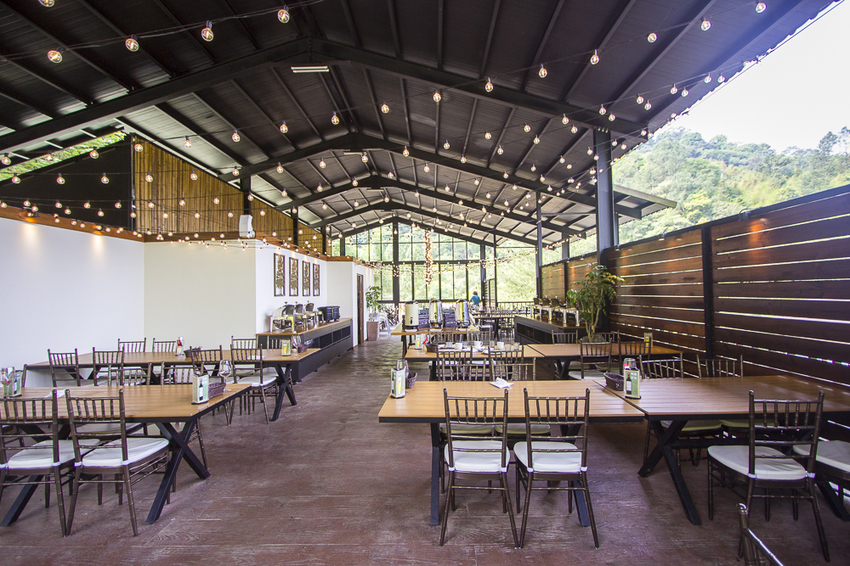 斑比跳跳X愛露營野遊體驗～免搭帳篷、獨立衛浴設備，一泊四食和牛晚餐搭配龍蝦拼盤，星空電影院、南洋風泳池，豪華露營推薦