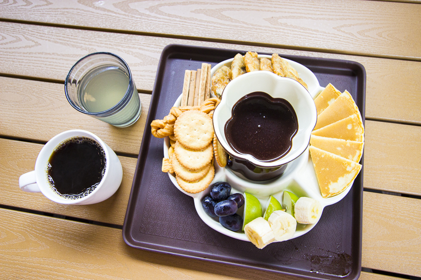 斑比跳跳X愛露營野遊體驗～免搭帳篷、獨立衛浴設備，一泊四食和牛晚餐搭配龍蝦拼盤，星空電影院、南洋風泳池，豪華露營推薦