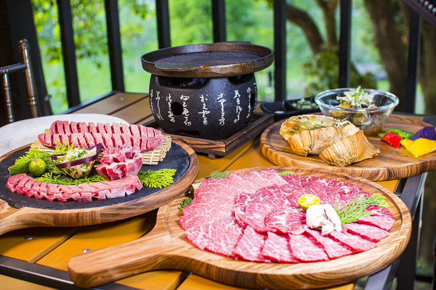 斑比跳跳X愛露營野遊體驗～免搭帳篷、獨立衛浴設備，一泊四食和牛晚餐搭配龍蝦拼盤，星空電影院、南洋風泳池，豪華露營推薦