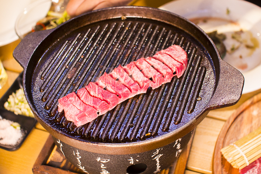 斑比跳跳X愛露營野遊體驗～免搭帳篷、獨立衛浴設備，一泊四食和牛晚餐搭配龍蝦拼盤，星空電影院、南洋風泳池，豪華露營推薦