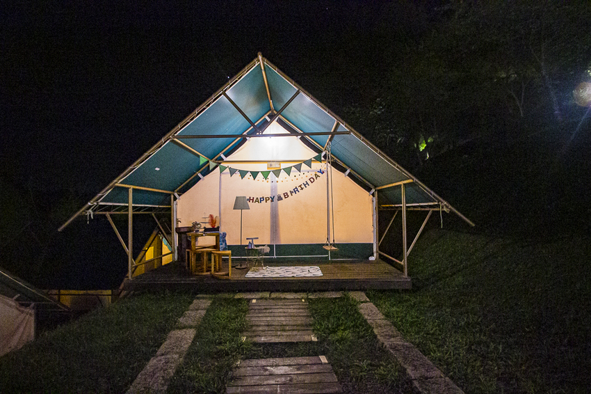 斑比跳跳X愛露營野遊體驗～免搭帳篷、獨立衛浴設備，一泊四食和牛晚餐搭配龍蝦拼盤，星空電影院、南洋風泳池，豪華露營推薦