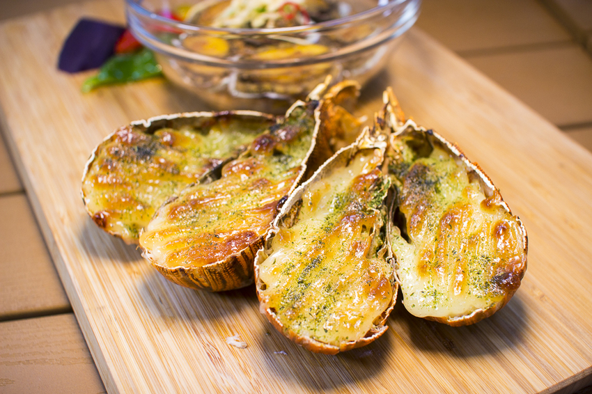 斑比跳跳X愛露營野遊體驗～免搭帳篷、獨立衛浴設備，一泊四食和牛晚餐搭配龍蝦拼盤，星空電影院、南洋風泳池，豪華露營推薦