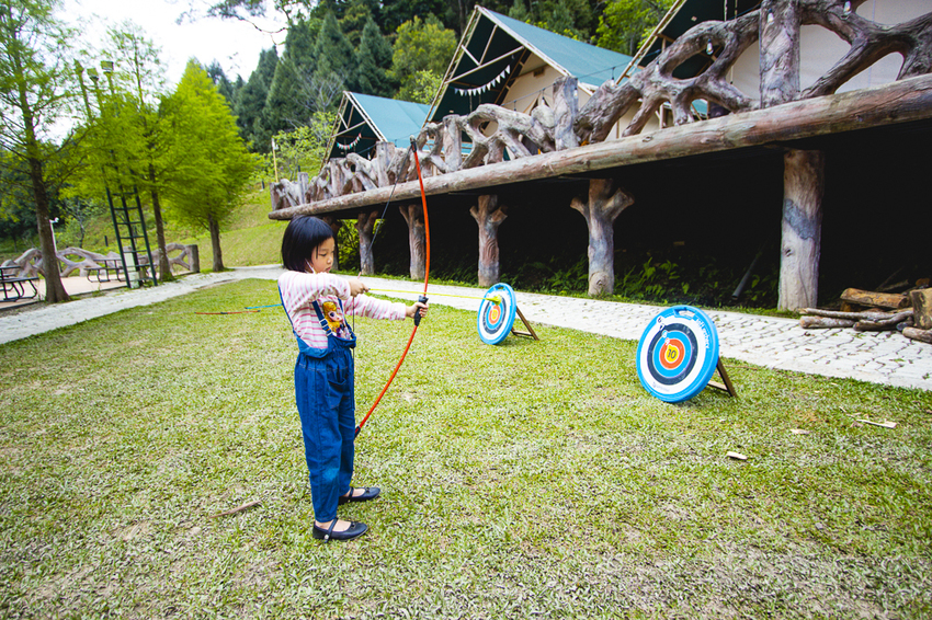 斑比跳跳X愛露營野遊體驗～免搭帳篷、獨立衛浴設備，一泊四食和牛晚餐搭配龍蝦拼盤，星空電影院、南洋風泳池，豪華露營推薦