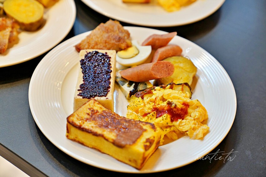 【苗栗】三灣｜斑比跳跳，頂級露營車一泊四食，郭董周董都來了，超奢華魚子醬松露Pizza，A5和牛燒肉拼盤