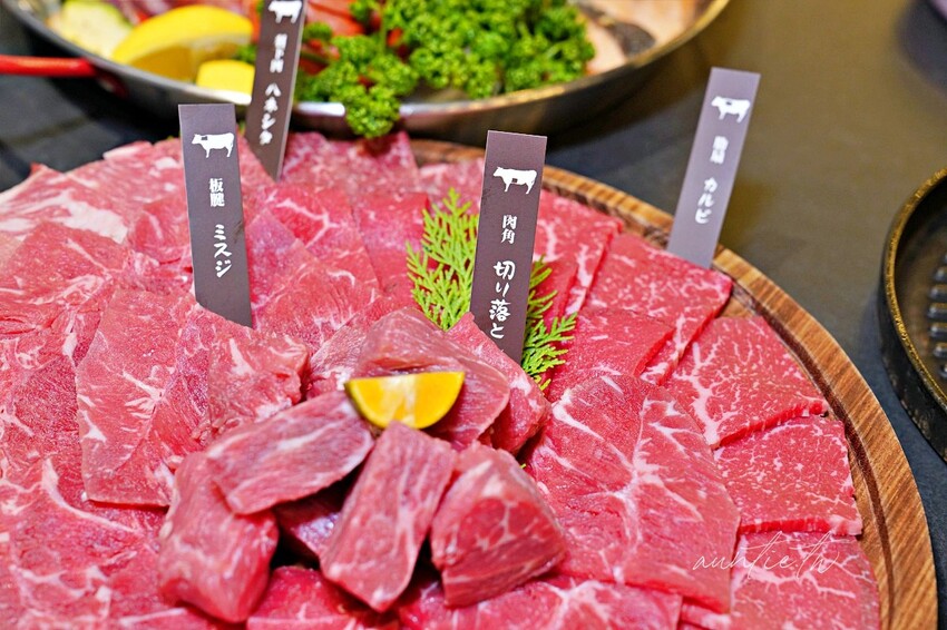 【苗栗】三灣｜斑比跳跳，頂級露營車一泊四食，郭董周董都來了，超奢華魚子醬松露Pizza，A5和牛燒肉拼盤