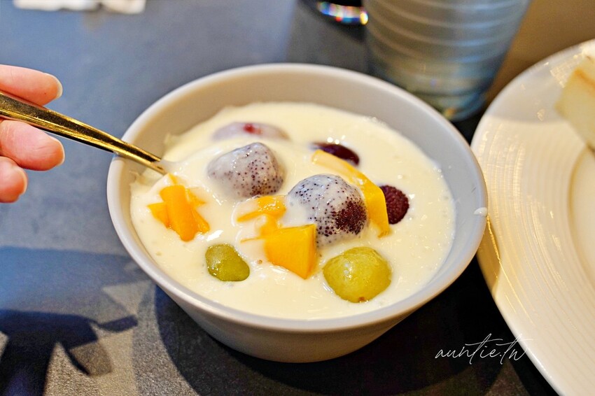 【苗栗】三灣｜斑比跳跳，頂級露營車一泊四食，郭董周董都來了，超奢華魚子醬松露Pizza，A5和牛燒肉拼盤