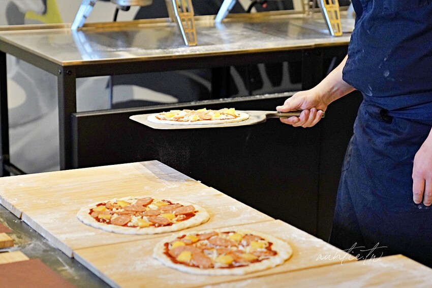 【苗栗】三灣｜斑比跳跳，頂級露營車一泊四食，郭董周董都來了，超奢華魚子醬松露Pizza，A5和牛燒肉拼盤