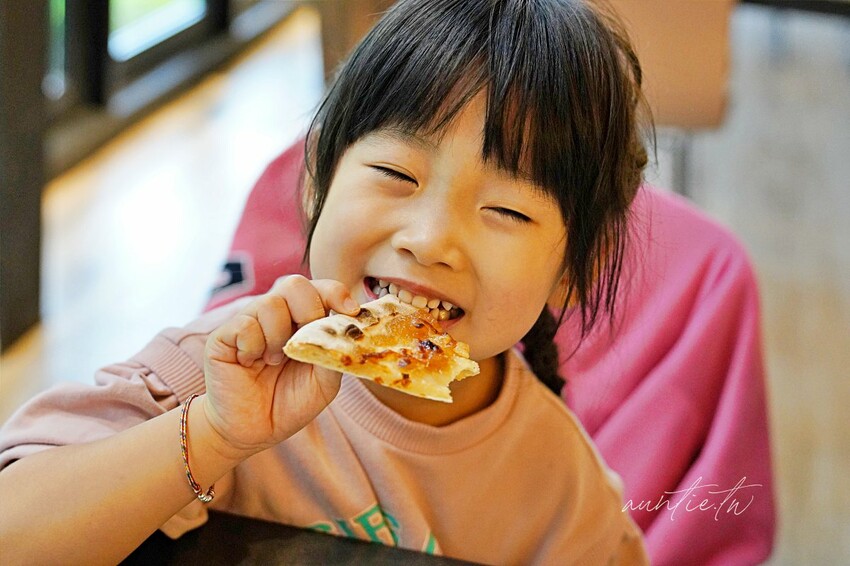 【苗栗】三灣｜斑比跳跳，頂級露營車一泊四食，郭董周董都來了，超奢華魚子醬松露Pizza，A5和牛燒肉拼盤